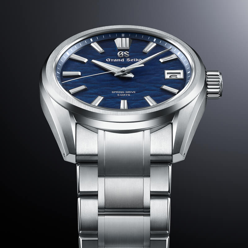 What Are The Best Titanium Watches To Buy And Invest In 2025?